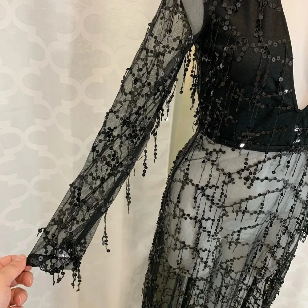 PrettyLittleThing Valentina Black Maxi Dress - Picture 7 of 8